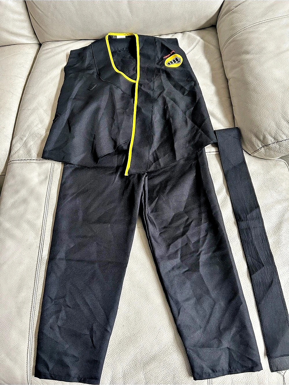 Cobra Kai Karate Halloween Costume, Boys Size 8/10, Medium
